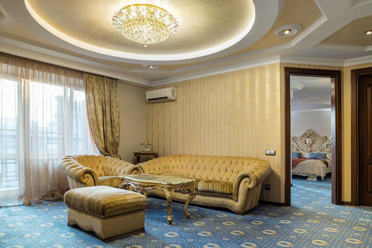 Eurohotel Lviv Buitenkant foto