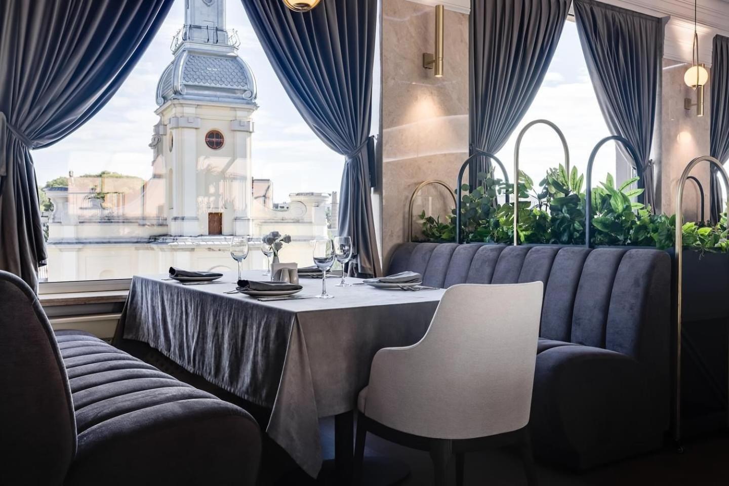Eurohotel Lviv Buitenkant foto