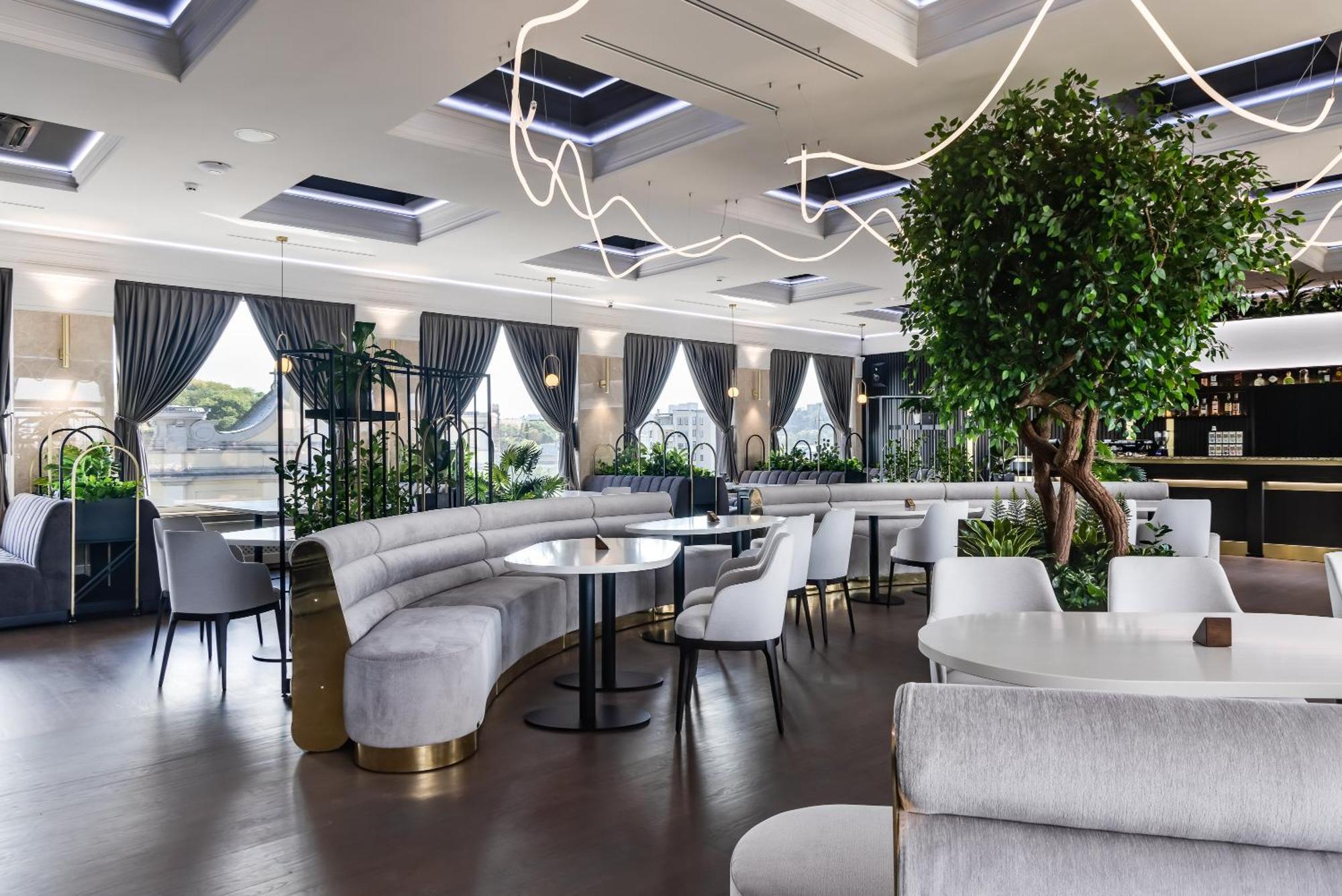 Eurohotel Lviv Buitenkant foto