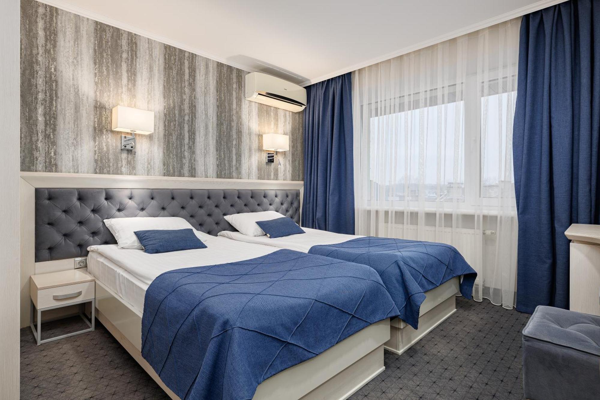 Eurohotel Lviv Buitenkant foto
