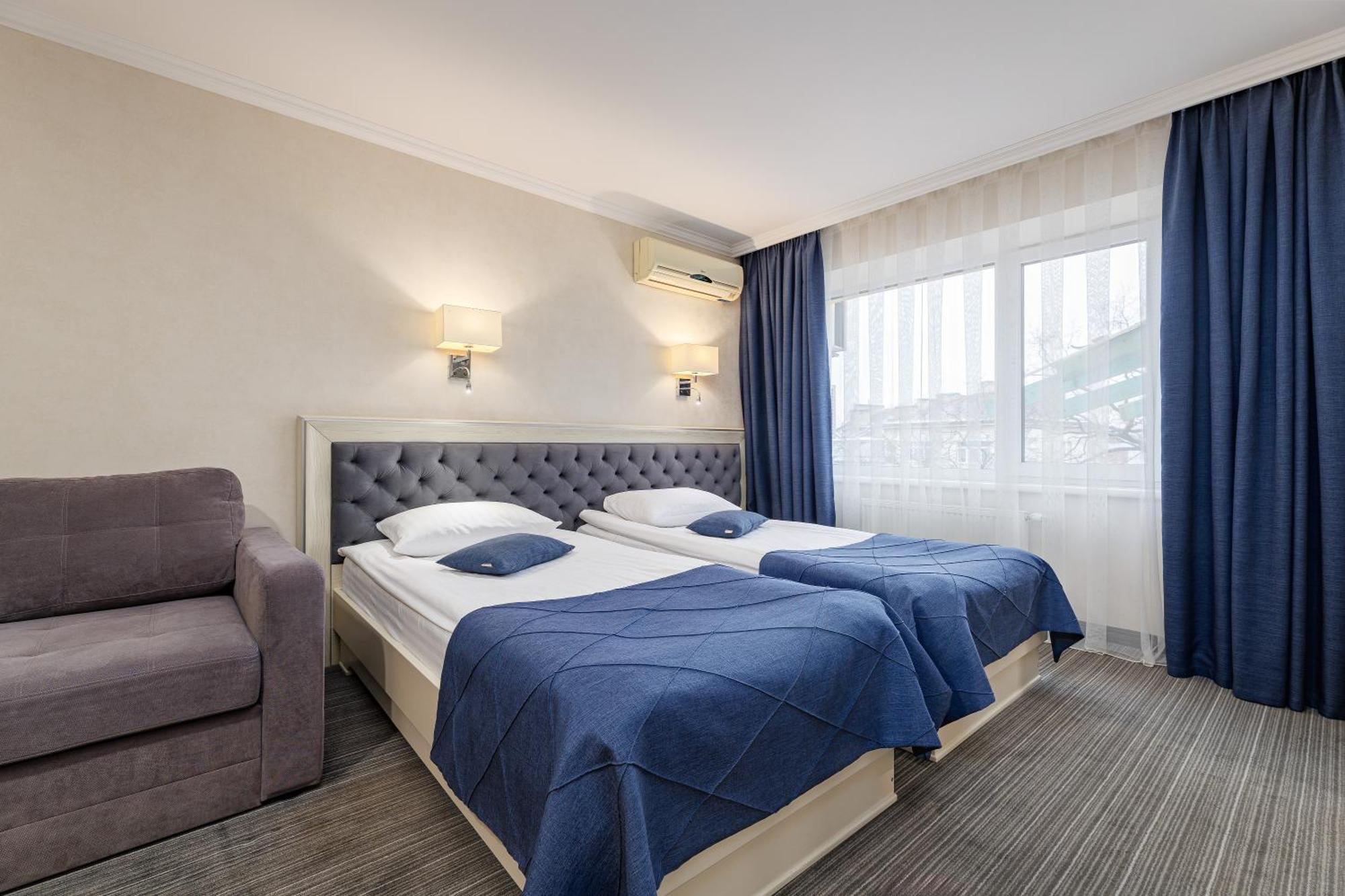 Eurohotel Lviv Buitenkant foto