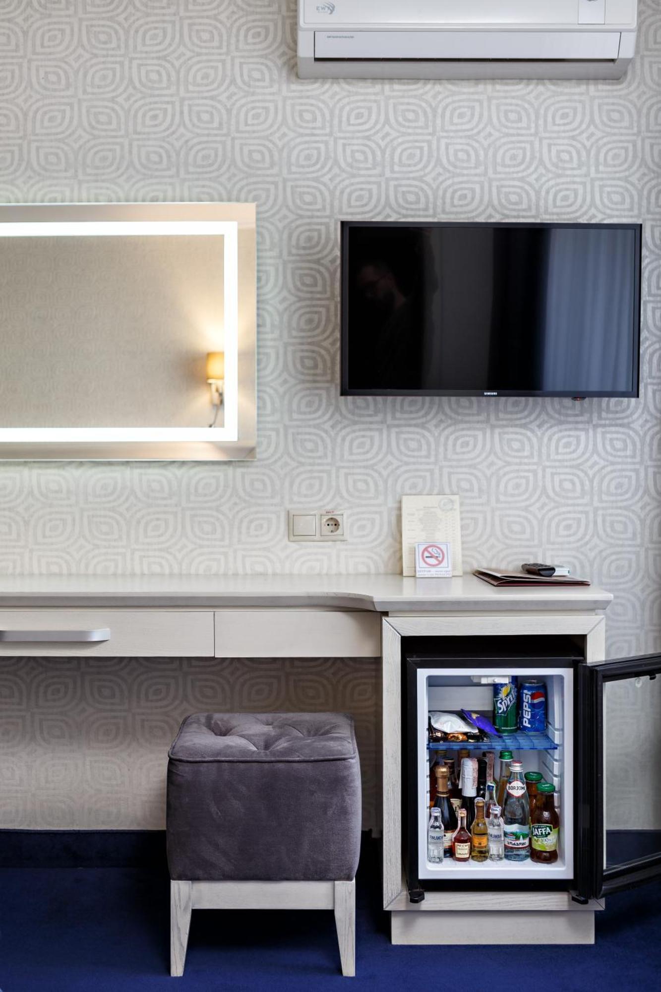 Eurohotel Lviv Buitenkant foto