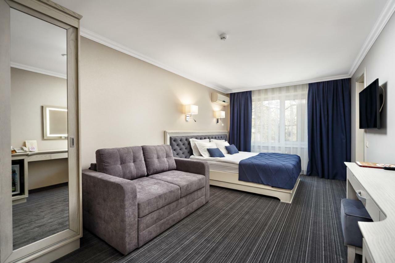 Eurohotel Lviv Buitenkant foto
